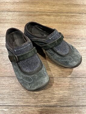 Merrell Women’s Encore Sidestep slip-on Navy shoes